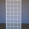 Balts Dekoratīvs MDF sienas panelis Angle ar ģeometrisku 3D reljefu pretskats